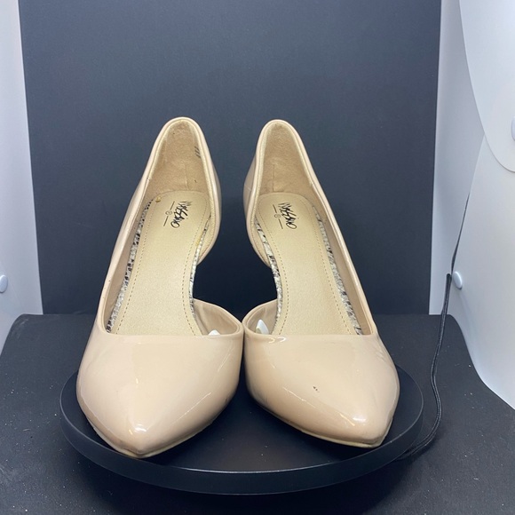 Mossimo Supply Co. Classic Beige Patent Heels EUC Size 10 - Picture 1 of 9